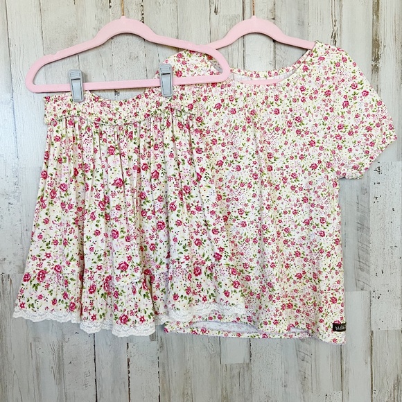 Matilda JaneGirls Cream/Pink Floral Short Sleeve Top/Skirt SetSize: 12Y